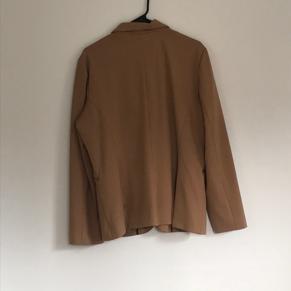 Blazer - Picture 2 of 2